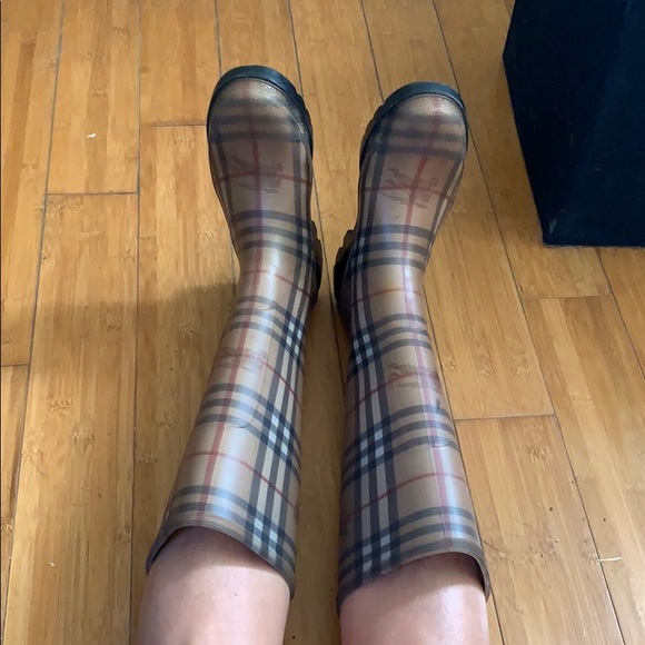 Authentic Burberry Rain Boots - Size 6.5 - Picture 5 of 7